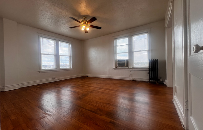 Studio, 1 bath, 400 sqft, $850, Unit 703