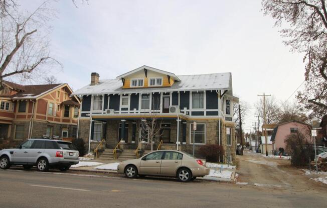712 N 8 ST