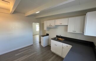 3 beds, 1 bath, $2,600