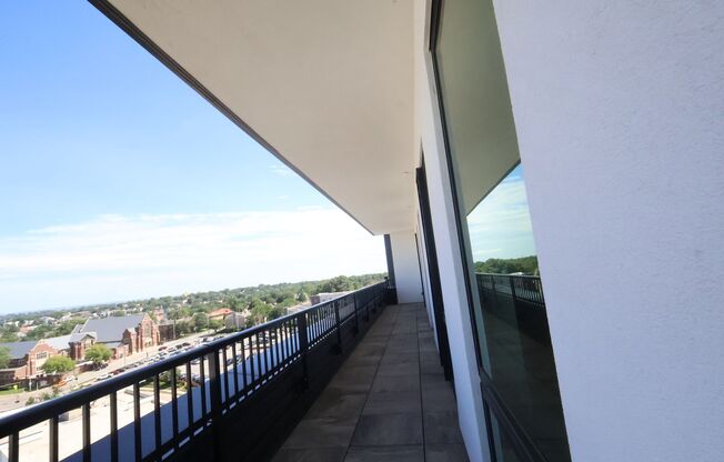 2 beds, 2 baths, 1,297 sqft, $3,600, Unit 908