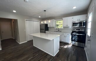 2 beds, 1 bath, $1,280