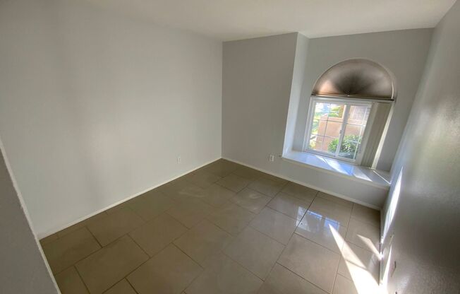 3 beds, 2 baths, $1,600