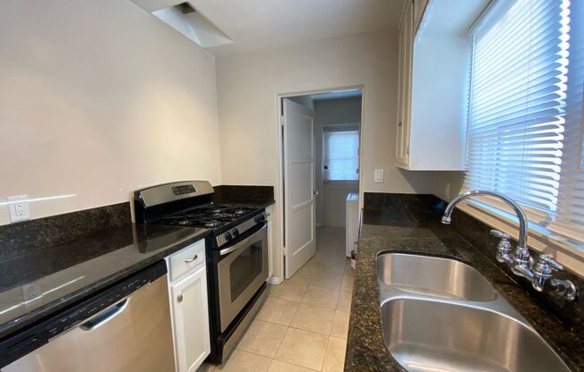 PRIVATE EXCLUSIVE PATIO! EXCLUSIVE USE GARAGE! Charming North Park 1B/1BA Bungalow! In Unit Washer and Dryer!