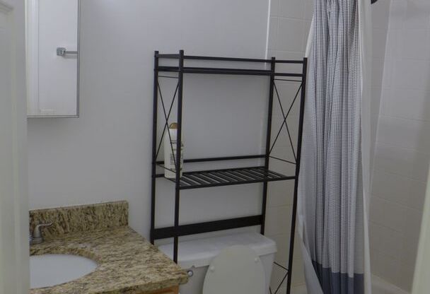 2 beds, 2 baths, 1,000 sqft, $2,095, Unit 104