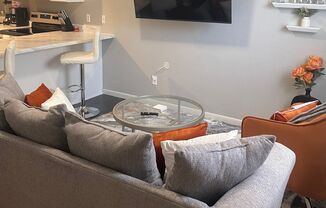 Spacious 2/2 Partially Furnished Close to FSU, FAMU. Available May 1, 2026.
