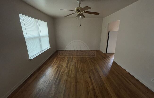 2 beds, 1 bath, $895