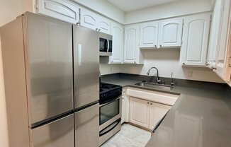 1595 E CHEVY CHASE DR