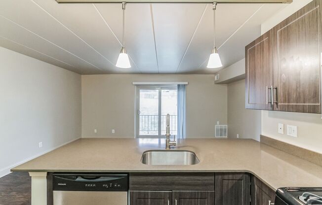 1 bed, 1 bath, 704 sqft, $1,750, Unit F34