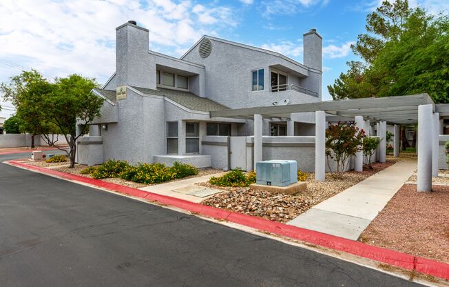 NE Townhome with new upgraded stainless steel appliances