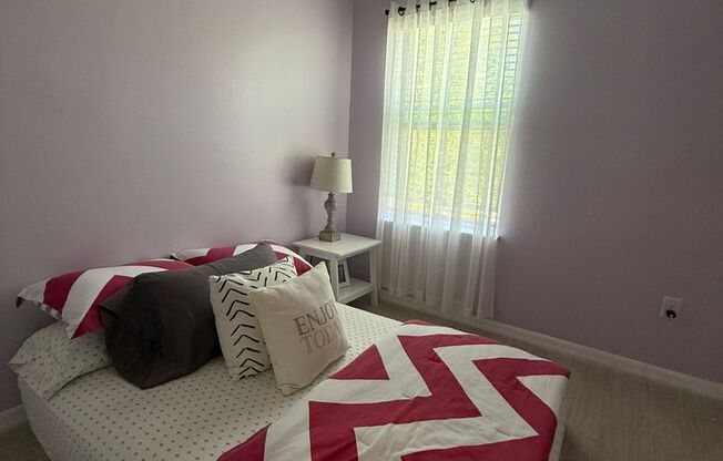 3 beds, 3 baths, $2,400