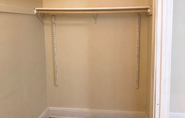 Studio, 1 bath, $895, Unit 15