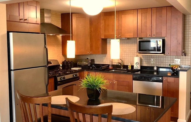 1 bed, 1 bath, 828 sqft, $3,550, Unit 6O