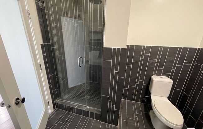 1 bed, 1.5 baths, 1,024 sqft, $3,542, Unit 304