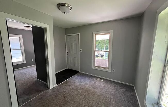 2 beds, 1 bath, $1,080