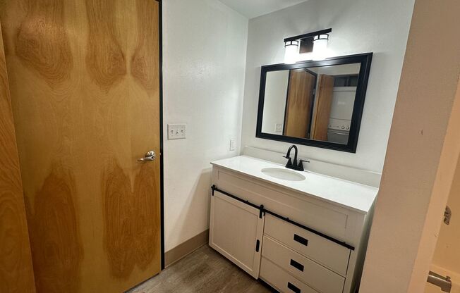 2 beds, 1 bath, 815 sqft, $1,725, Unit 508
