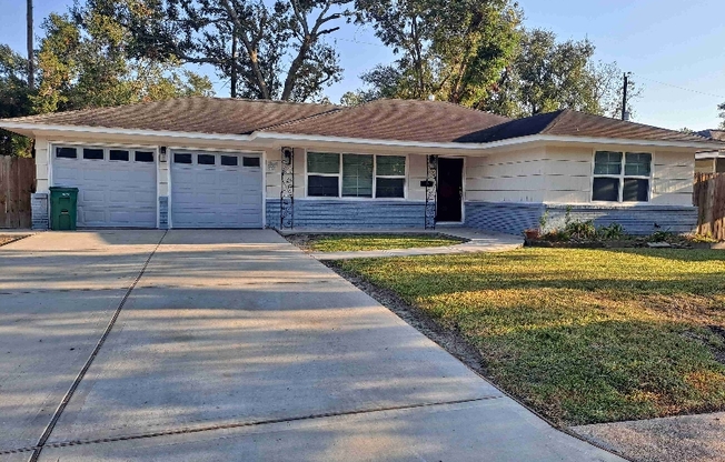 303 FRESA RD