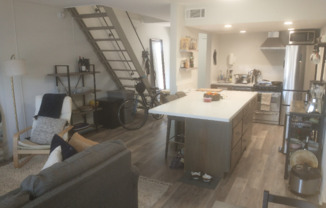 8802 Ilona Ln 8