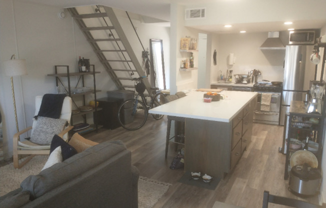 8802 Ilona Ln 8