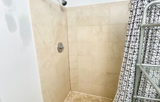 1 bed, 1 bath, $2,300
