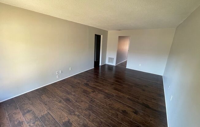 2 beds, 1 bath, $825