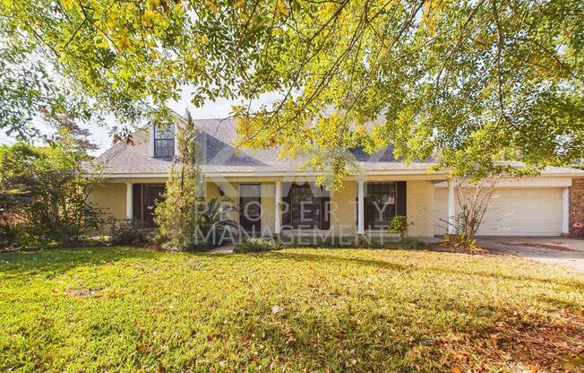 4 bed / 2 bath Nestled in the vibrant heart Lafayette, Louisiana