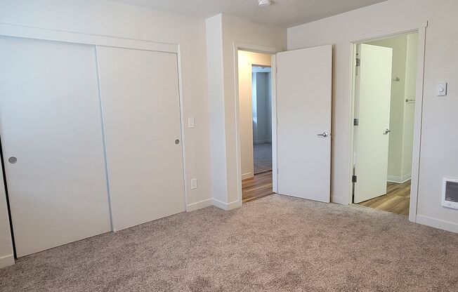 3 beds, 2 baths, 1,044 sqft, $1,995, Unit 224
