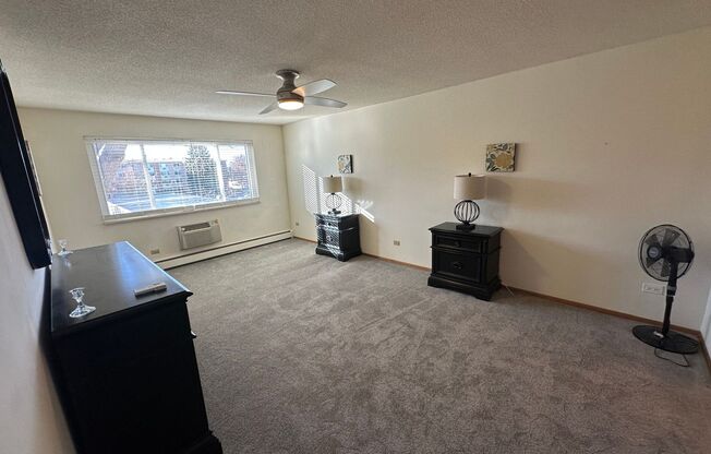 2 beds, 2 baths, $2,100, Unit Unit #5C