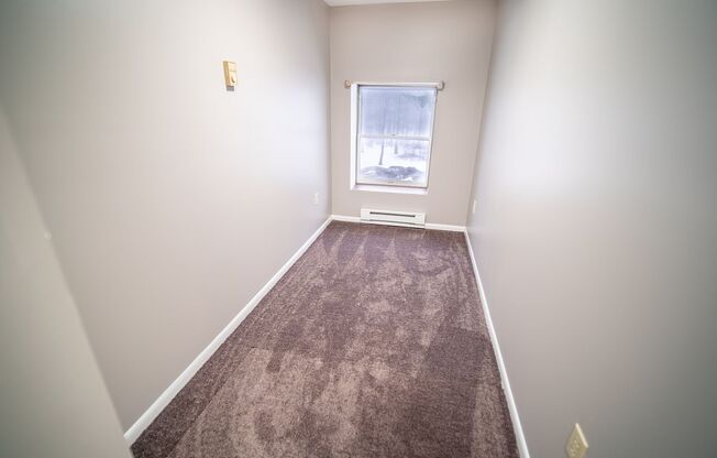 2 beds, 1 bath, $875, Unit Apt 9