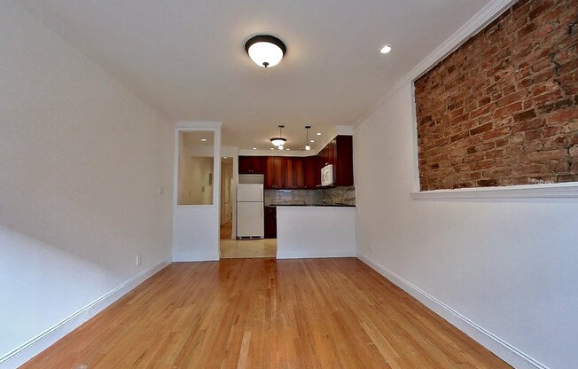 103 LEXINGTON AVE