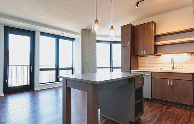 2 beds, 2 baths, 957 sqft, $2,750, Unit 1410