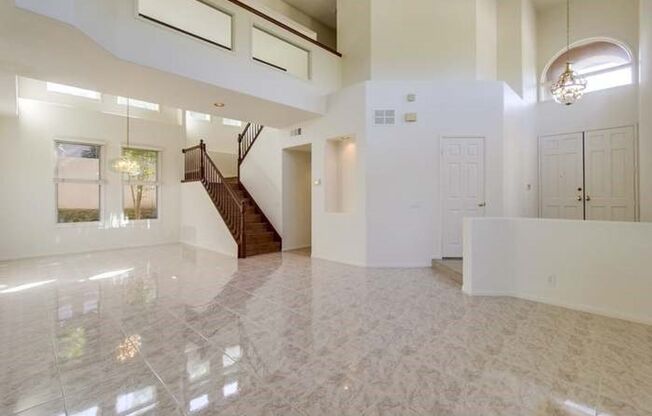 Beautiful 3 Bedroom 2.5 Bathroom home overlooking golf course in Escondido