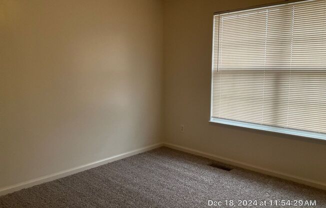 2 beds, 1.5 baths, 950 sqft, $1,295, Unit 05612