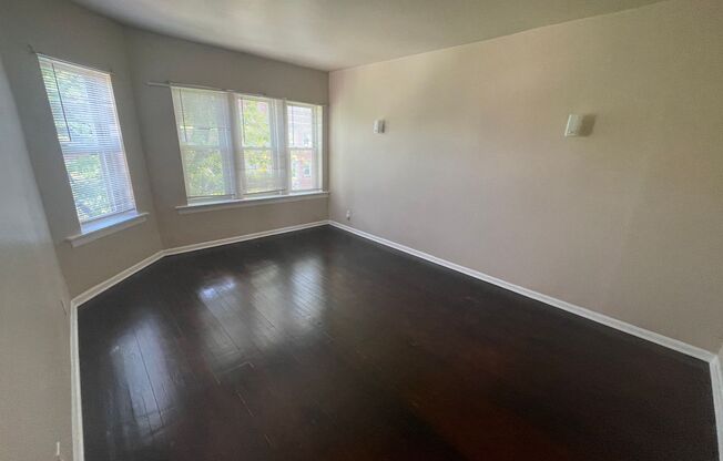 2 beds, 1 bath, $1,400, Unit 2648 # 5