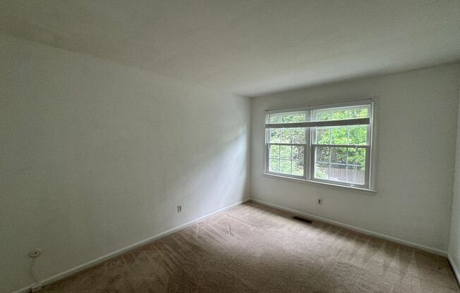 Welcome to this charming 3 bedroom "ASK ABOUT OUR ZERO DEPOSIT"