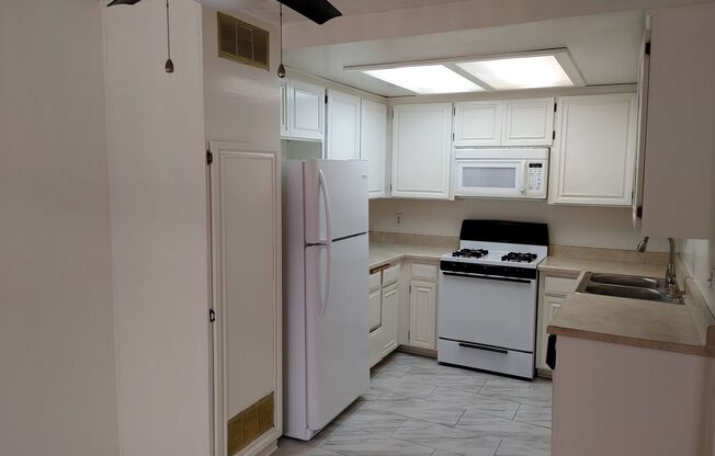 1 bed, 1 bath, $1,895, Unit 2