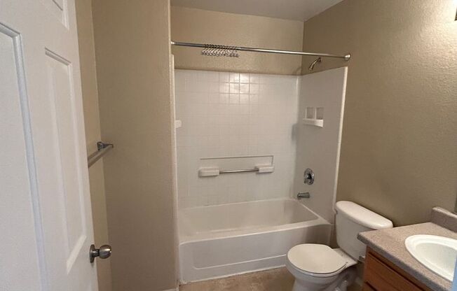 2 beds, 2 baths, $1,175, Unit # 2177