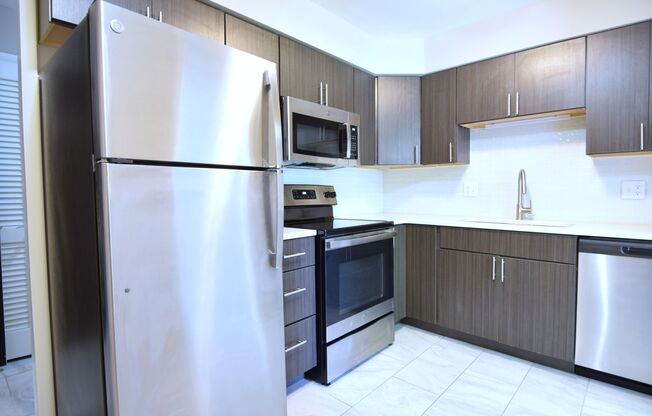 3 beds, 2 baths, 1,300 sqft, $2,470, Unit 3201-3