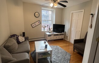 3 beds, 1 bath, $4,500, Unit 3