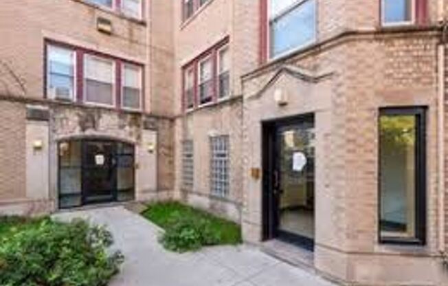 8139-8145 S Maryland Ave