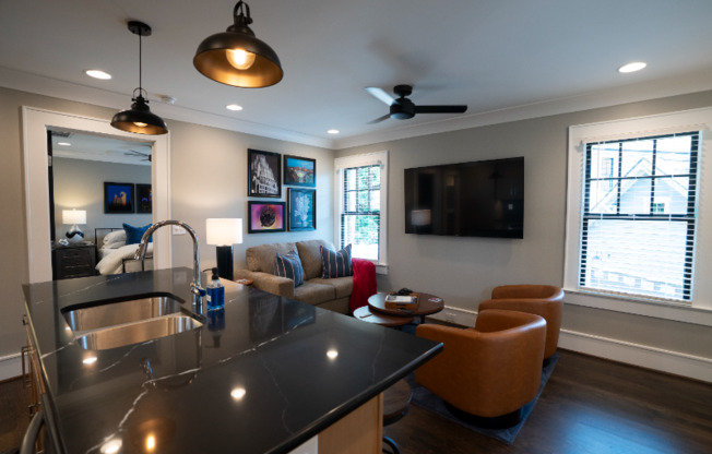 2030 W TRADE ST