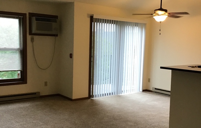 2 beds, 1 bath, 950 sqft, $1,750, Unit 7662CC