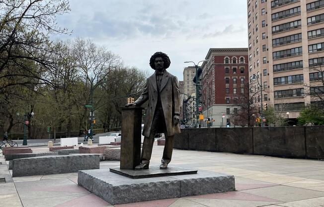 1 bed, 1 bath, 650 sqft, $3,850, Unit 14F