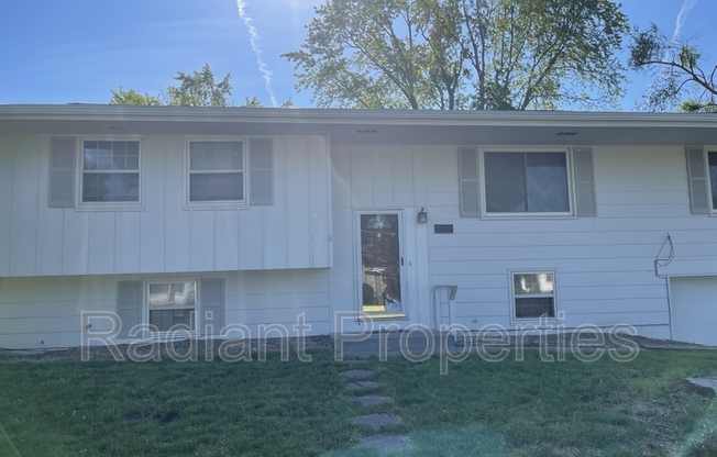 3111 E 38 ST