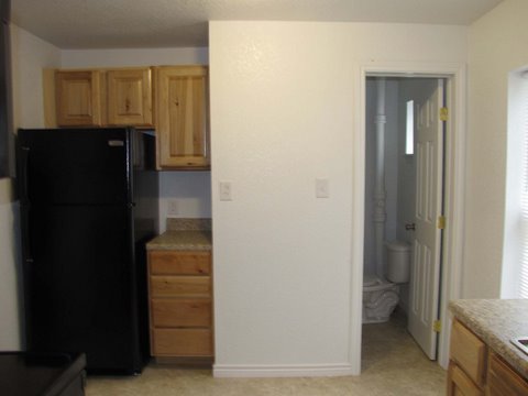 2 BEDROOM, 1 BATHROOM SINGLE FAMILY HOME CLOSE TO DOWNTOWN CHEYENNE