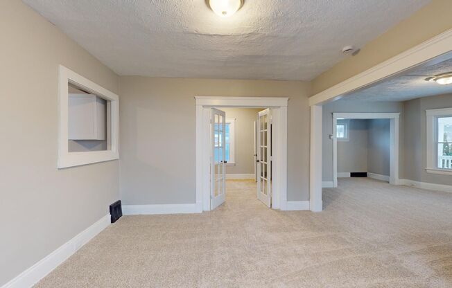 2 beds, 1 bath, 1,008 sqft, $1,050, Unit 2nd Floor