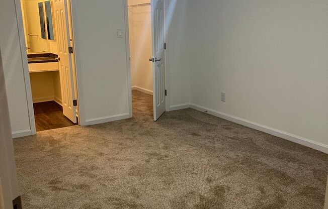 2 beds, 2 baths, 1,121 sqft, $1,595, Unit 1415