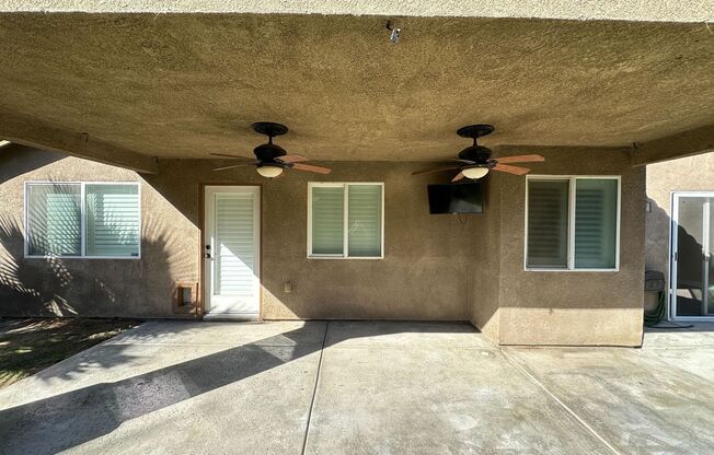 3 beds, 2 baths, $2,500