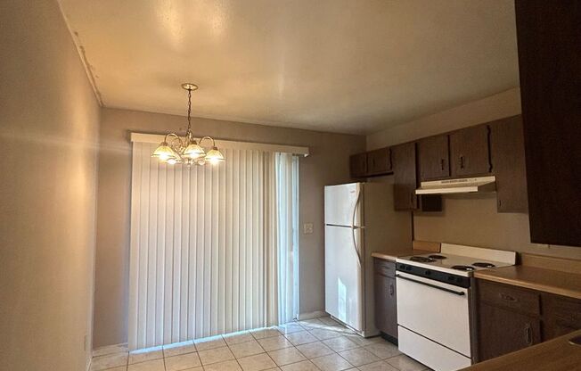 2 beds, 1 bath, 725 sqft, $899, Unit 1190-07