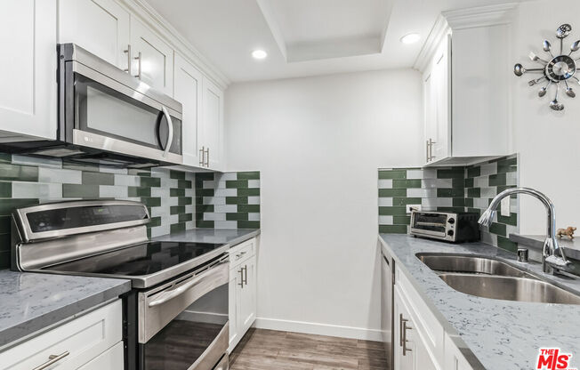 2 beds, 2 baths, 1,088 sqft, $4,395, Unit 404