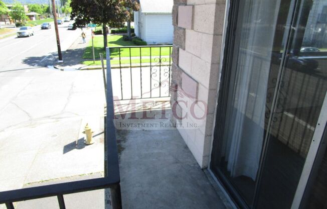 16102 - 12th Ave Apts